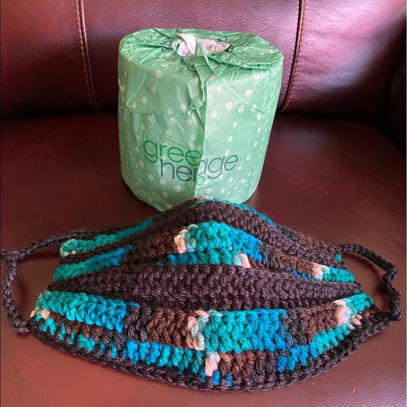 Hand-knitted Face Mask - Picture 4 of 10